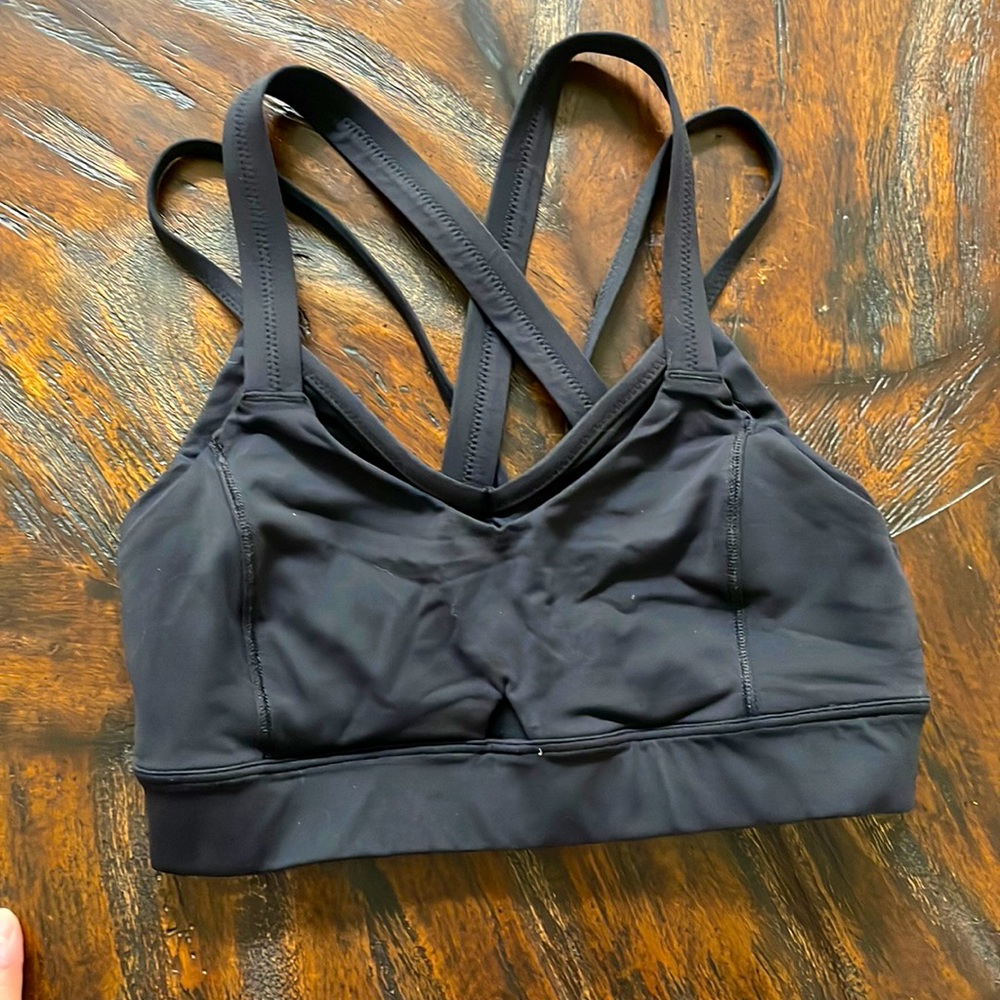 Lululemon keyhole sports bra